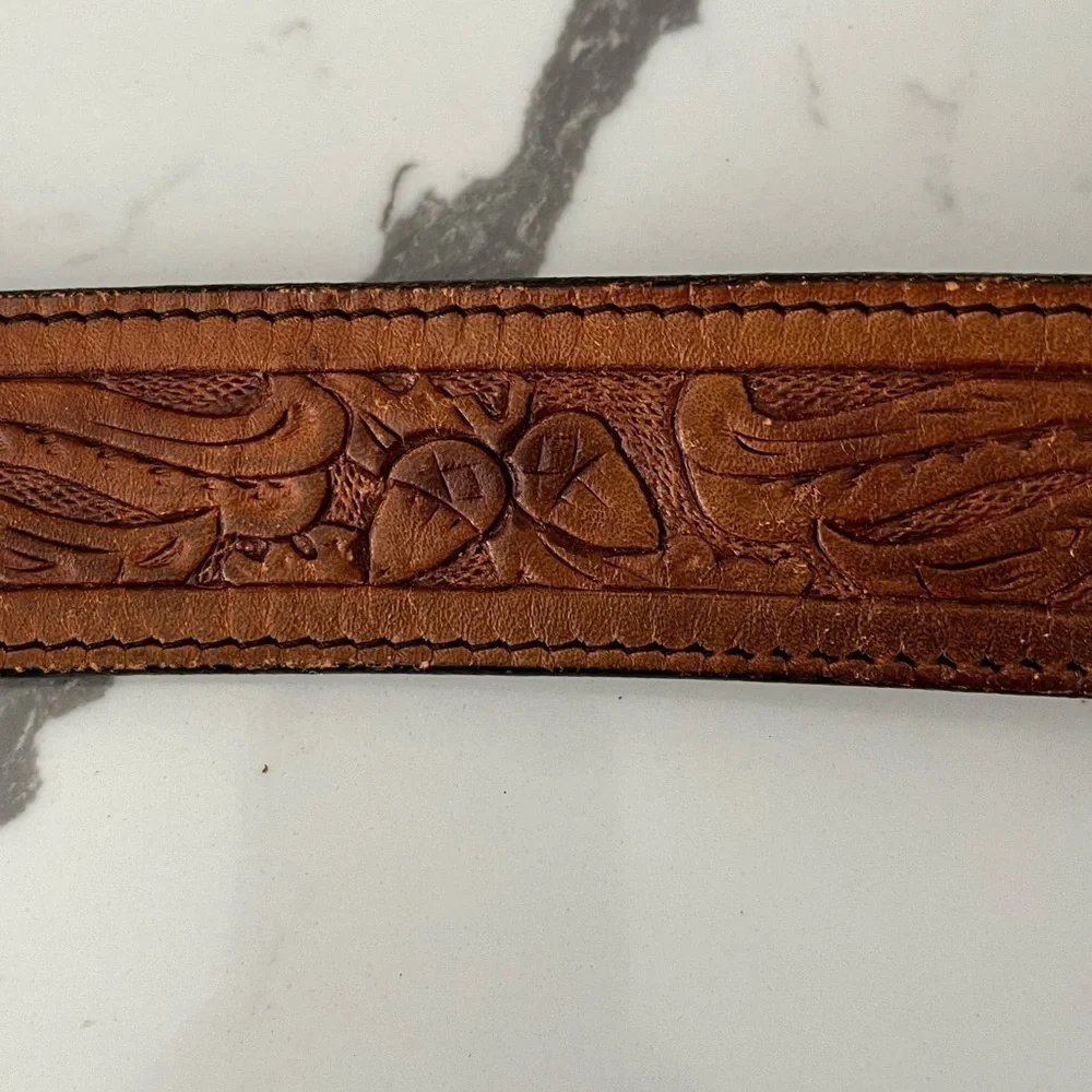 Vintage Silver Creek Collection 100% Leather Tooled Scroll Western Belt USA